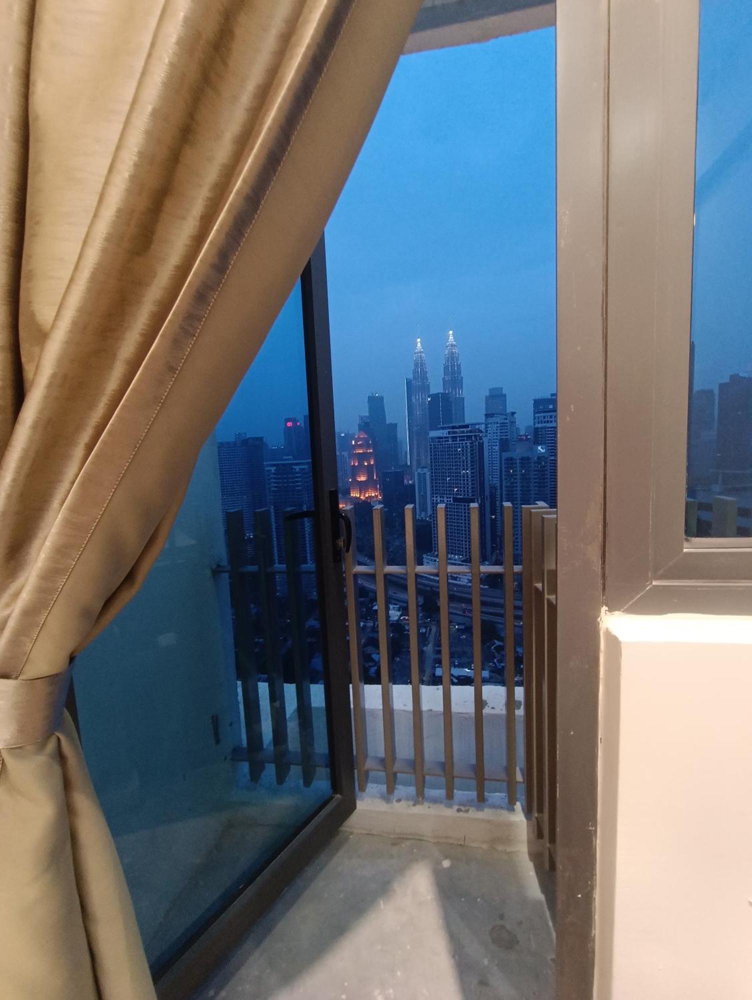 Cl 27A Insta Klcc View & Infinity Pool View Lägenhet Kuala Lumpur Exteriör bild